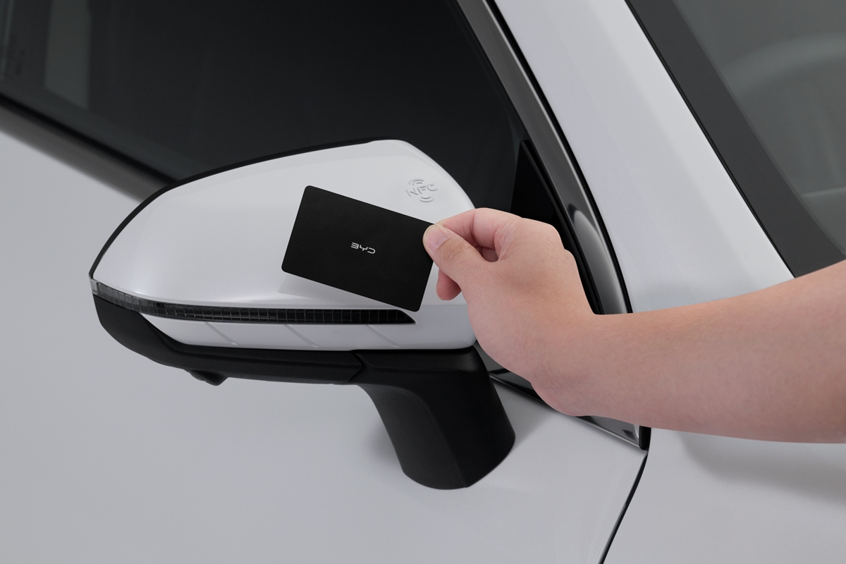 Mở khóa bằng thẻ NFC