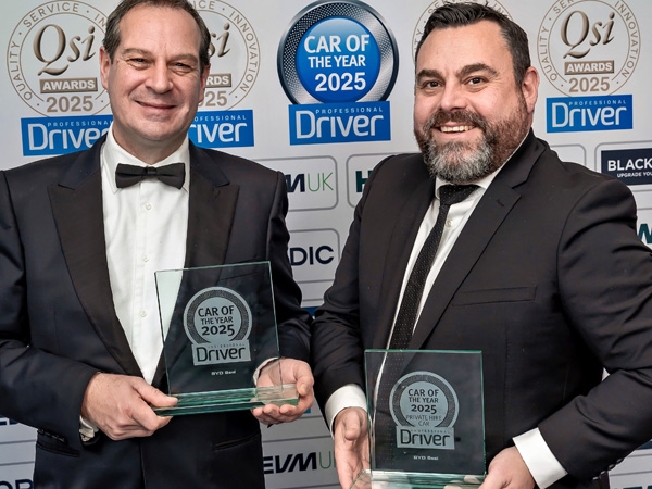 BYD Seal giành giải thưởng Xe của năm 2025 dành cho tay đua chuyên nghiệp